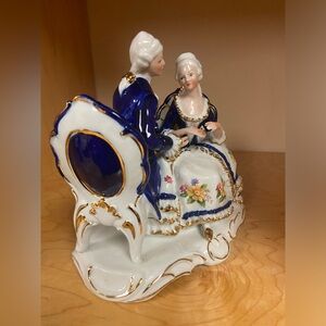 VINTAGE KPM GERMANY COBALT PORCELAIN VICTORIAN ERA COUPLE FIGURINE